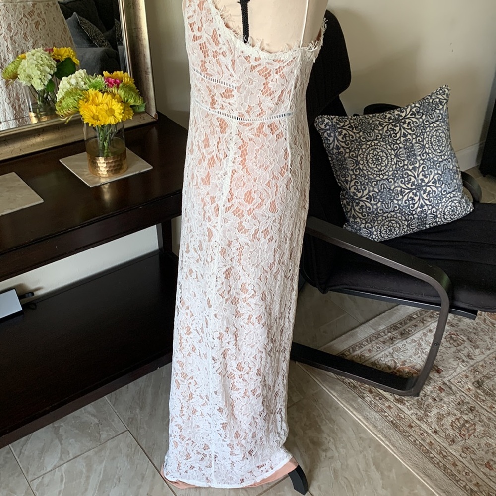 NWT Showpo Do+Be Looking Me Over Off white lace floral boho Maxi Dress large - Picture 12 of 15